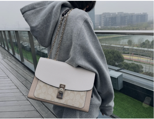 上新！Coach Lane蔻馳老花拼色單肩包海淘折后$149.25