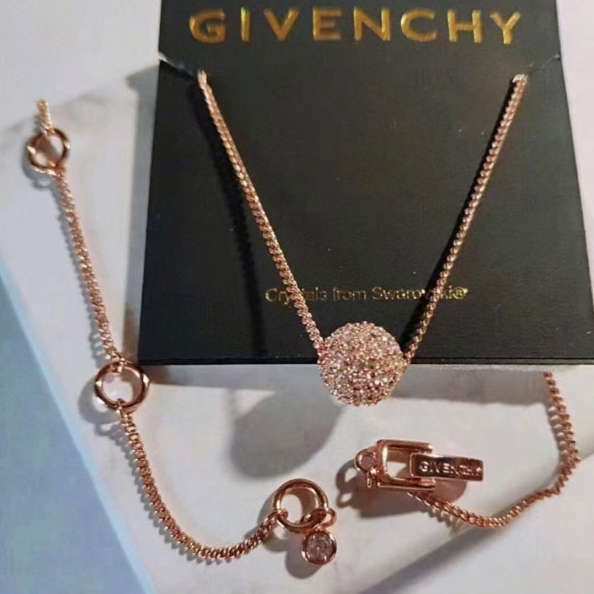 Givenchy纪梵希火球玫瑰金锁骨链补货价$16.99